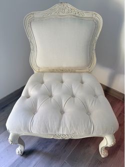 Vintage French Provincial Tufted Slipper Chair – Louis XV Style – Carved Wood Accent Chair