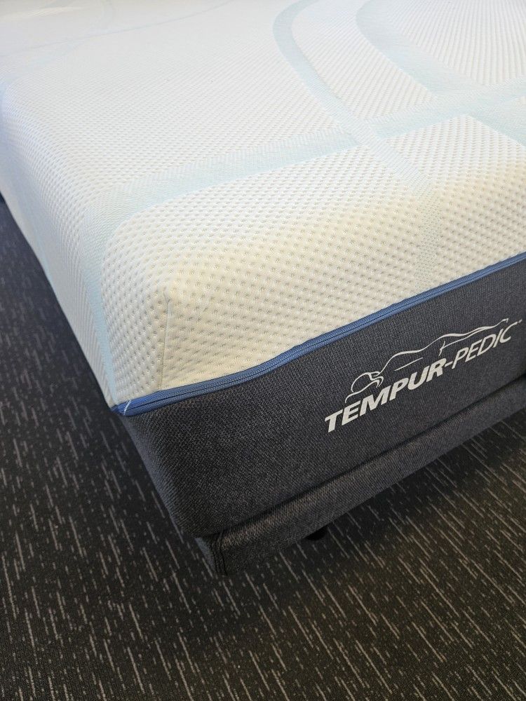 Tempur Pedic LuxeAdapt 45% Off!!!!