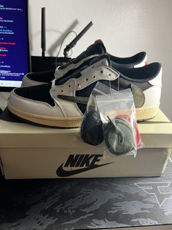 Jordan 1 Retro Low OG SP (SIZE M)