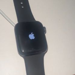 Apple Watch Series SE (2nd Gen) 40mm GPS + WiFi + Cellular Unlocked - Good (REFURBISHED) Trade/selling