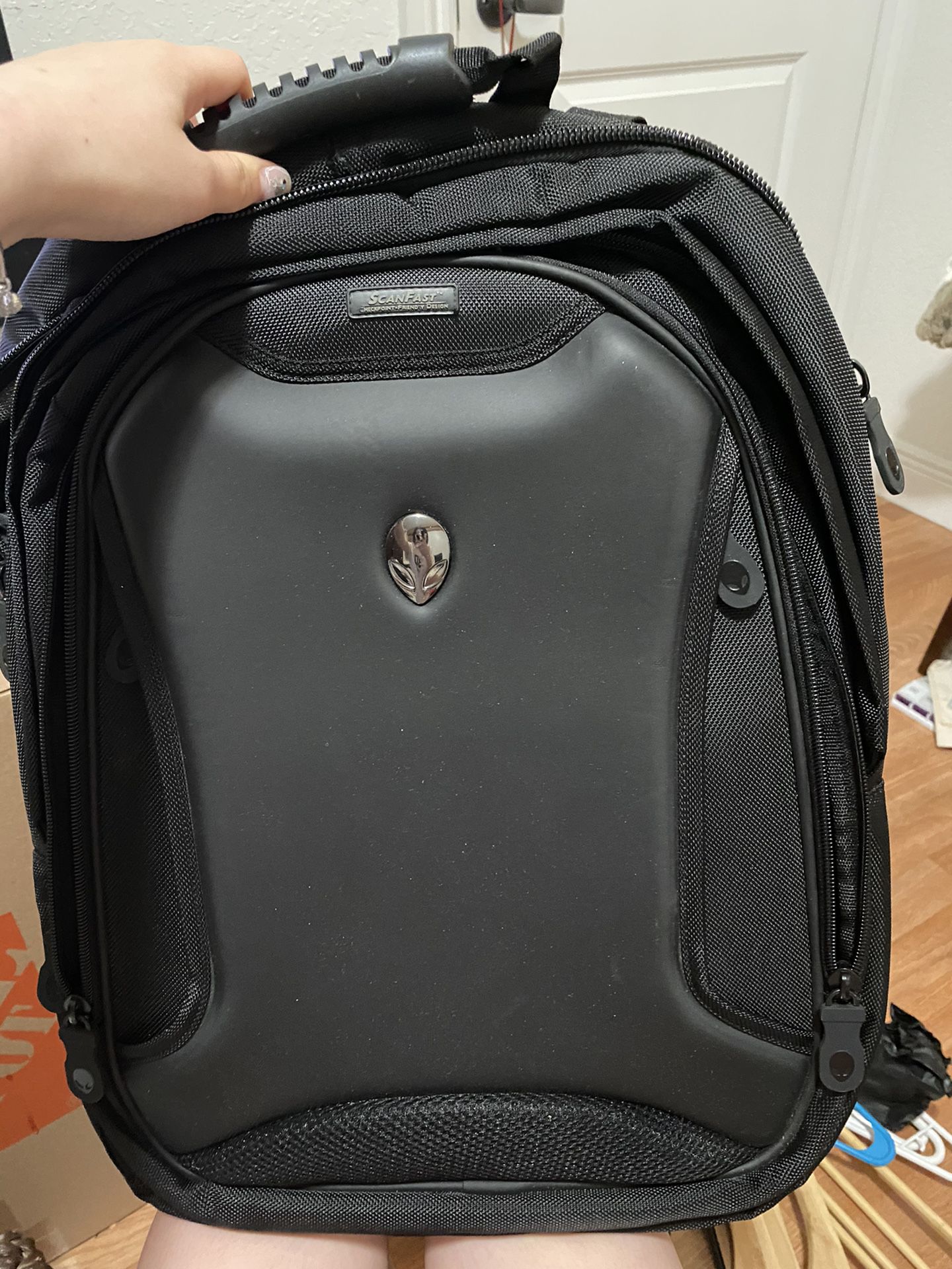 Alienware backpack Almost like new