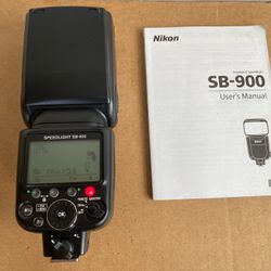 Nikon Speedlight SB-900