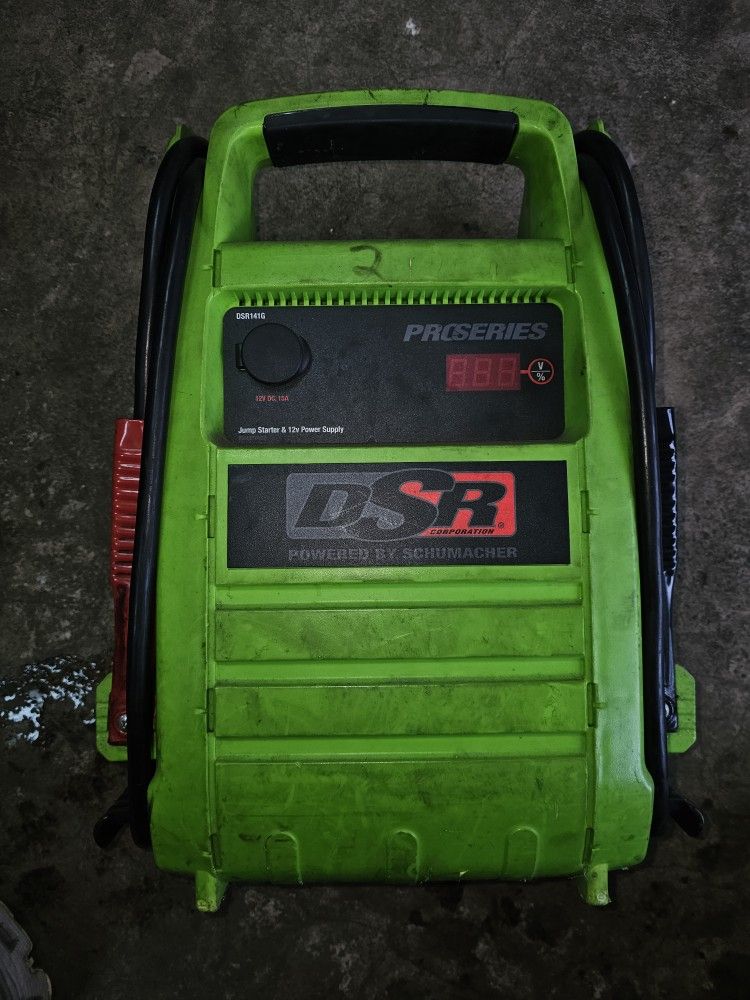 SCHUMACHER DSR PROSERIES DSR141G JUMP PACK - WORKS GREAT! 2000 amp 12 volt!!!