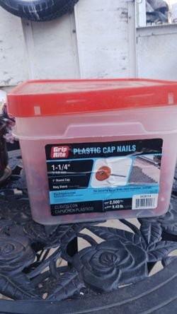 Plastic  cap nails for roofing paper