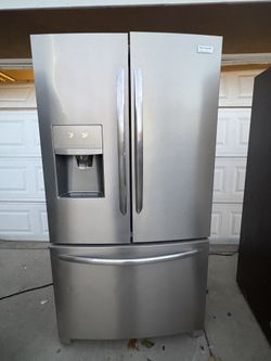 Frigidaire frenchdoor like new only 400TODAY ONLY