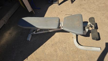 Adjustable exercise/weight bench
