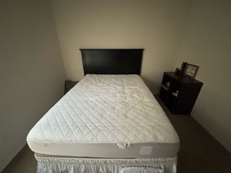 FREE QUEEN BED AND HEADBOARD