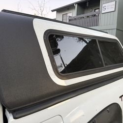 Camper Shell 5ft Tacoma 