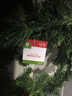 Decorate wreath