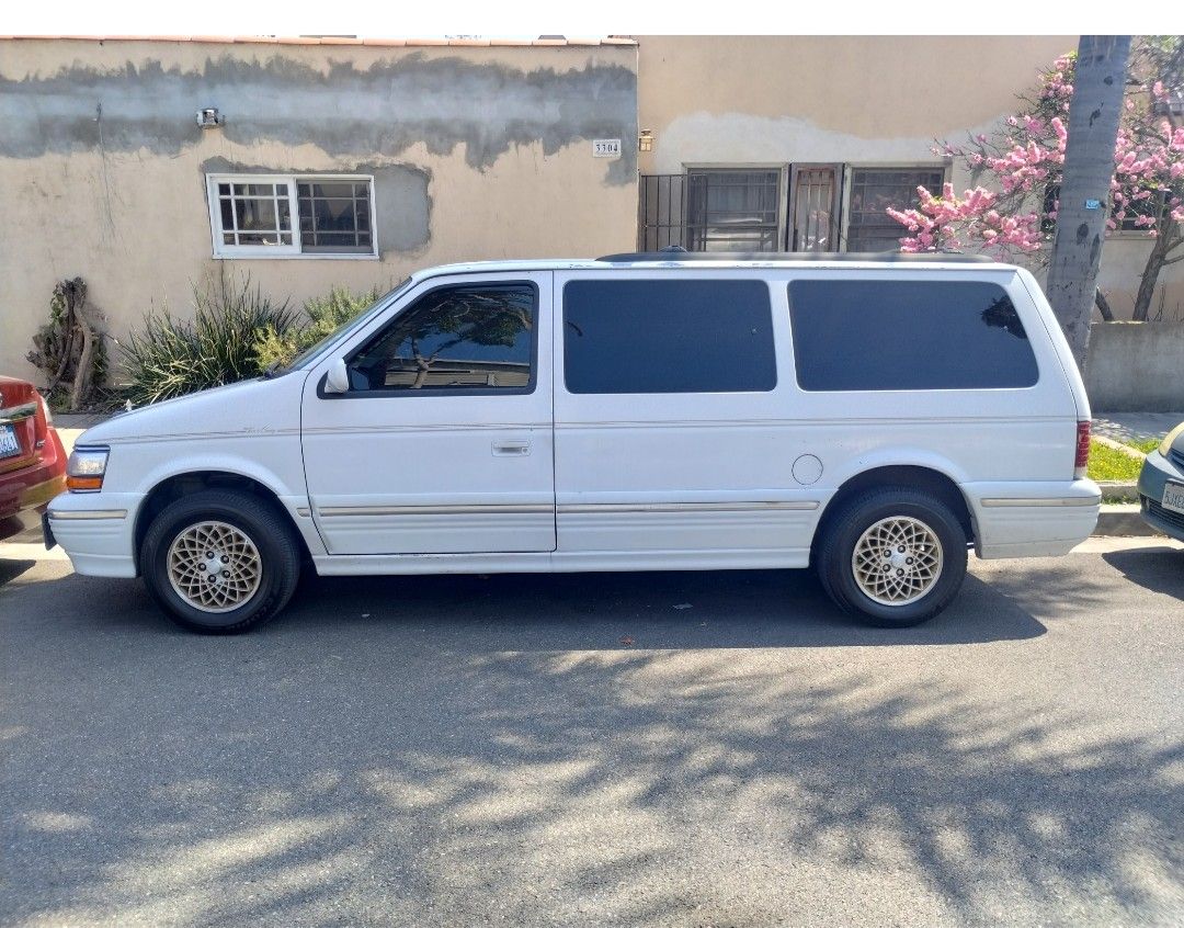 1994 Chrysler Town & Country