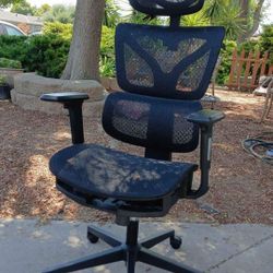 Black Gaming Chair 