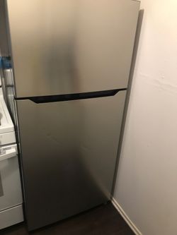 Refrigerator Insignia