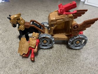 Vintage 2012 IMAGINEXT CASTLE ROYAL COACH SET WITH HORSE AND KNIGHT FIGURE