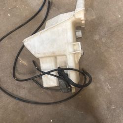 Wiper Washer Tank 1st Gen Scion Xb