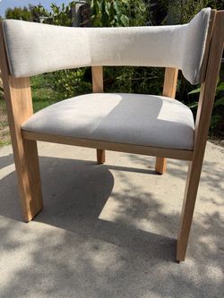 Set  of 4. Dining Room wooden chairs very strong and comfortable
