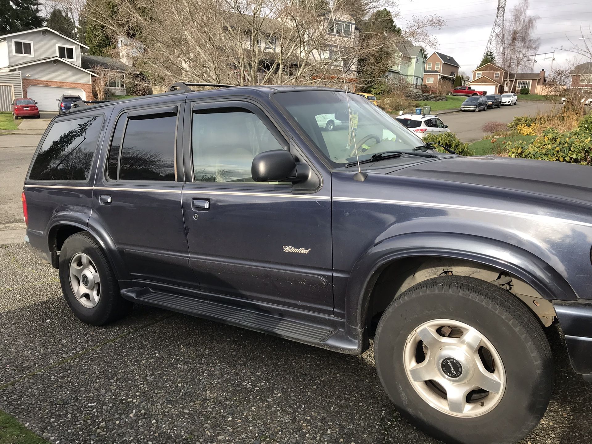 2000 Ford Explorer