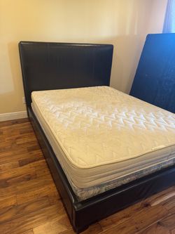 Queen mattress and queen box