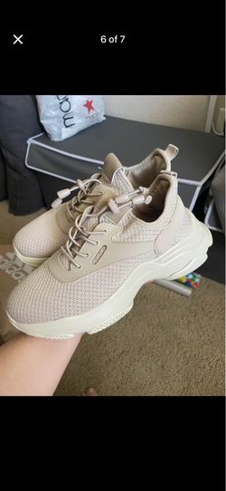 NEW Memory Foam Woman Shoes - Size 8