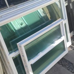4 vinyl hurricane 🌀 impact single hung windows each $250  3).52 x 37.25 $200 1). obscure glass 37 7/8 x 24 7/8