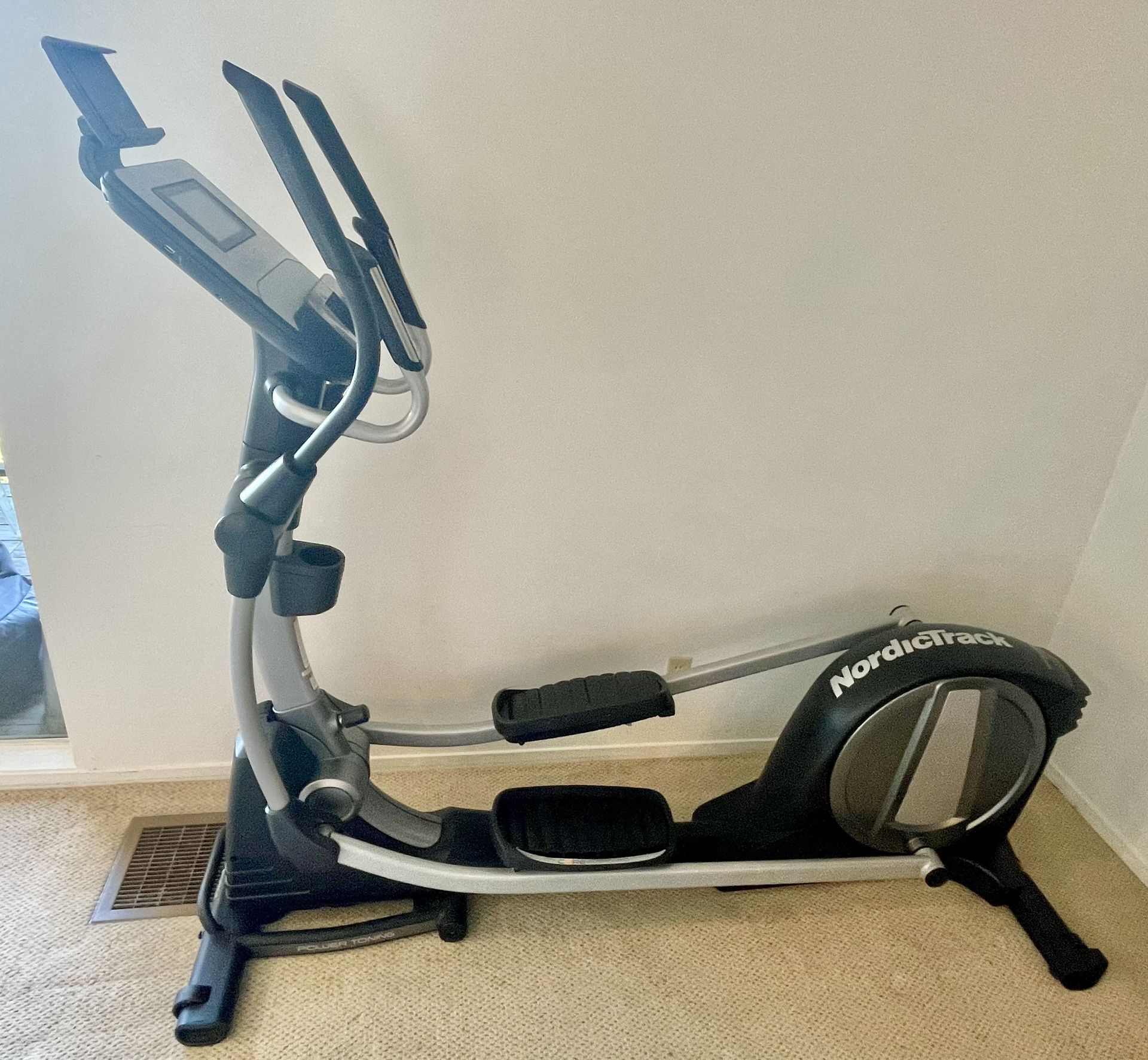 NordicTrack elliptical, Delivery included
