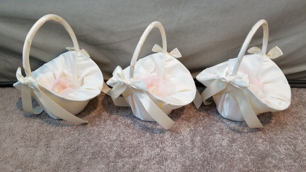 Wedding Flower Girl Baskets in Cream