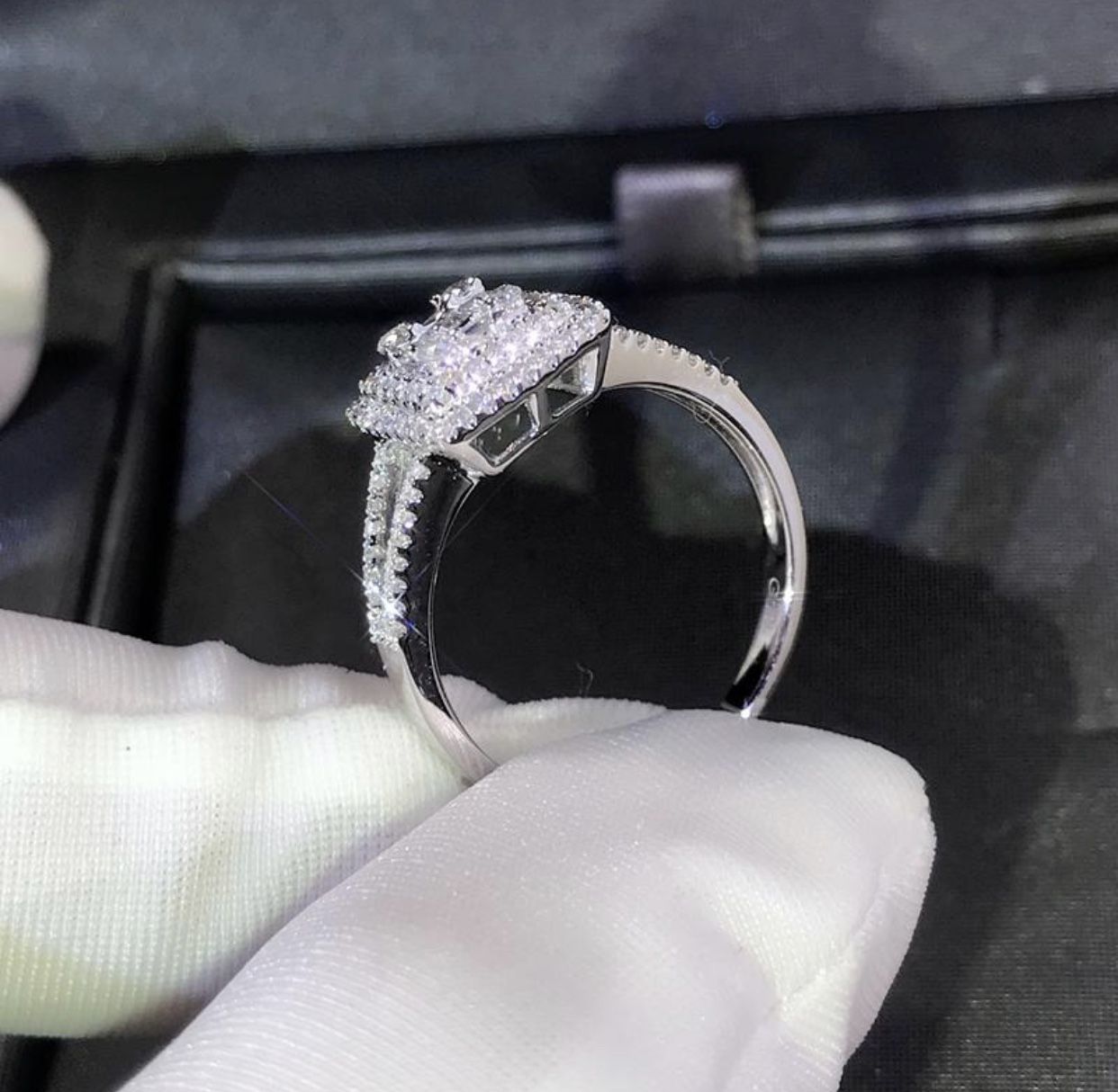 Mojssanite VVS Diamond Ring Size 6