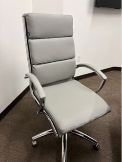 Office Chairs (See description!!)