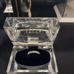 Ladies, diamond platinum ring