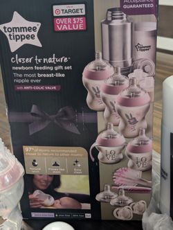 Tommee Tippee Newborn Feeding Gift Set