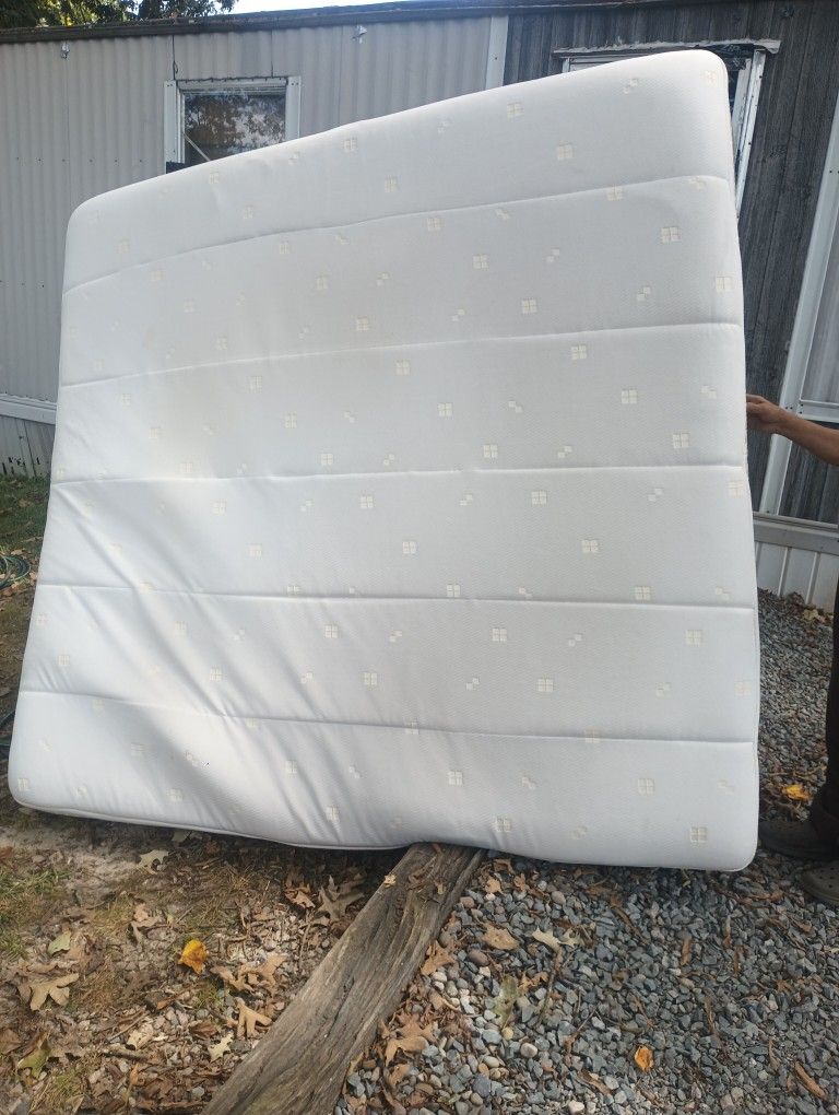 King Size Foam Mattress New