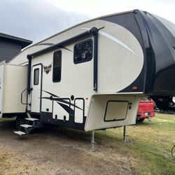 2016 Sabre Triple Slide Fifth Wheel 2 Airs 50 Amp Service