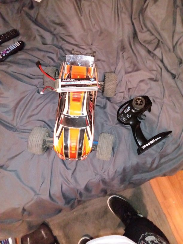 Upgraded Traxxas Rustler Brushless+3s Lipo Battery + Charger