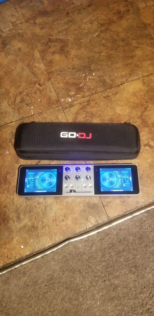 MONSTER GODJ PORTABLE STUDIO MIXER (MODEL PTBL)