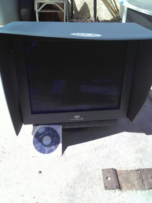 Lacie Electron Blue iV Monitor