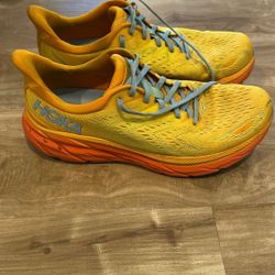 Hoka Clifton 8 Men’s Size 10.5