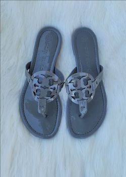 TORY BURCH Originales size 8.