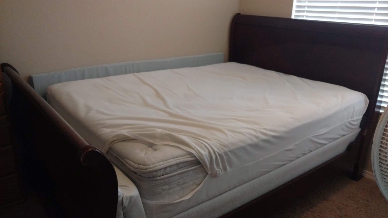 Queen Size Solid Wood Bed 