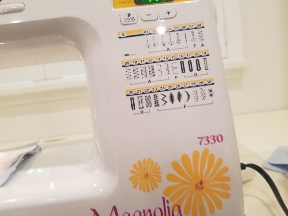 Janome MAGNOLIA 7330 Sewing Machine Tested! for Sale in Santa Rosa, CA