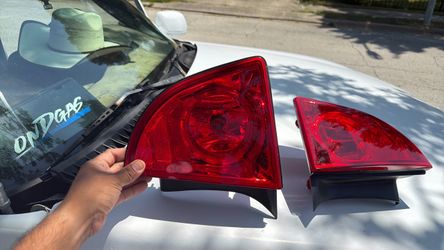 Pair of Red Tail Lights 08 to 12 Chevy Malibu