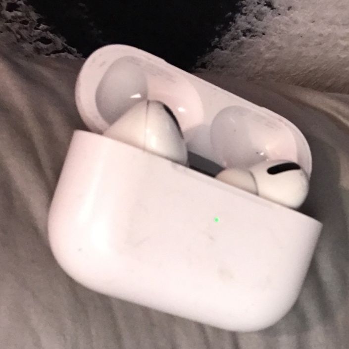 Apple AirPods