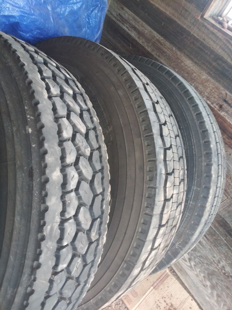 Semi truck low pro tires 295/75/22.5 and 285/75/22.5