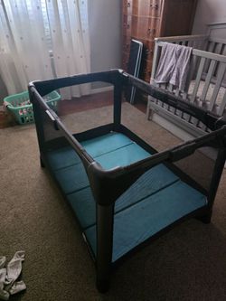 4moms Breeze Playard
