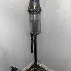 Dyson V11 Vacuum 