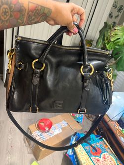Dooney and bourke purse