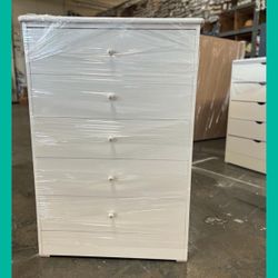Dresser/ Five drawers dresser