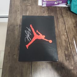 Jordan 4 Red Thunder Size 9.5 Mens