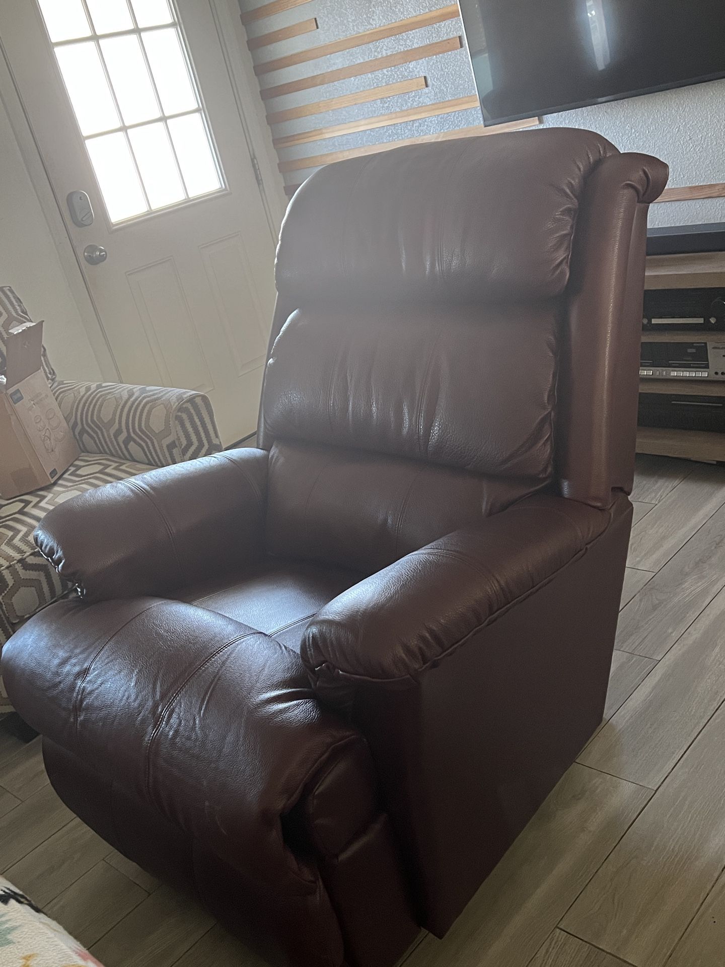 La-Z-Boy Reclina-Rocker Recliner – Mahogany Leather