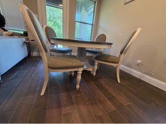 Selling our gorgeous French Market 5-Piece Round Dining Set