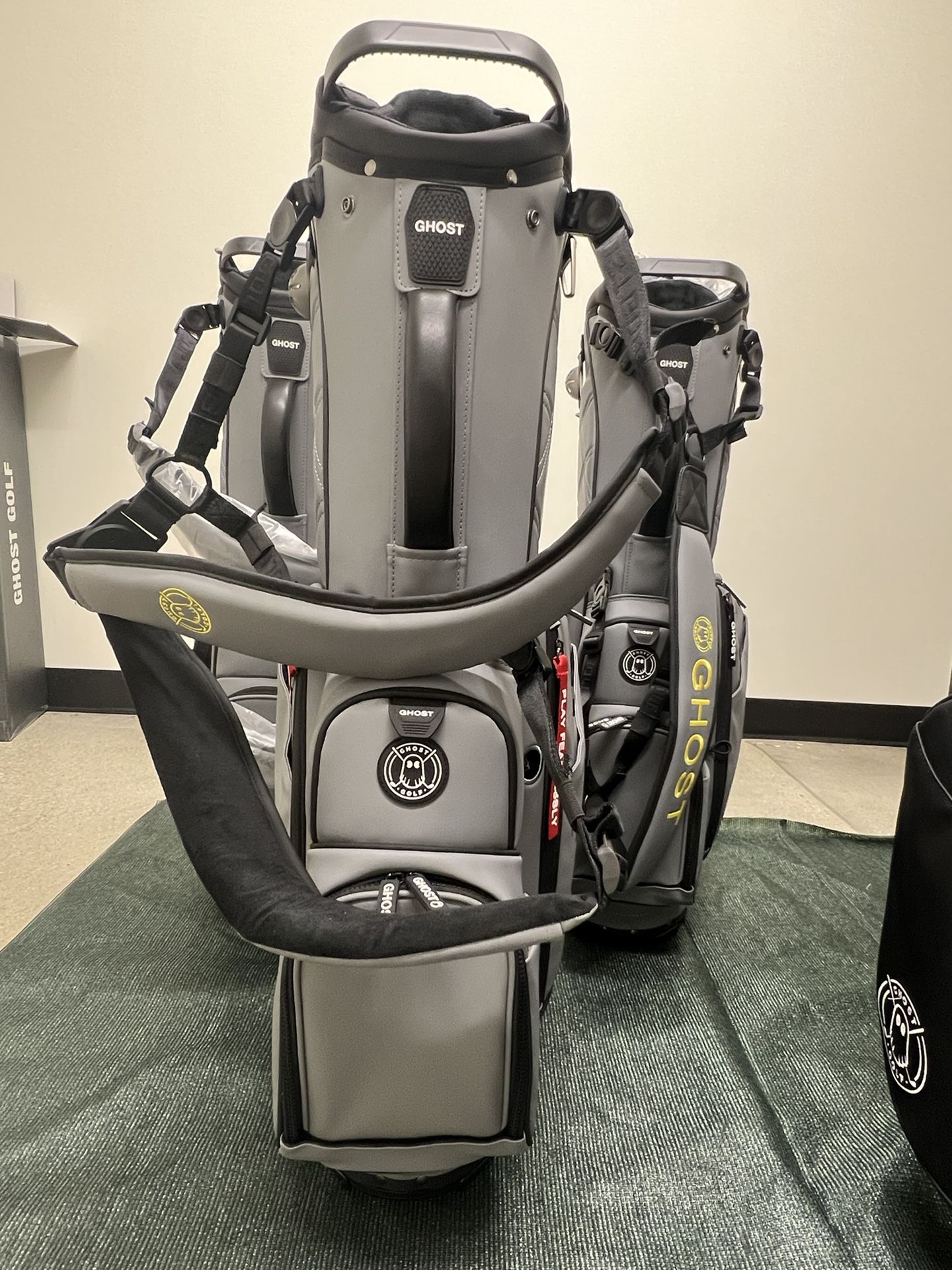 NEW Ghost Golf golf bag MAVERICK 7 way red for Sale in Los Angeles, CA -  OfferUp