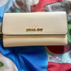 Michael Kors Travel Trifold Wallet